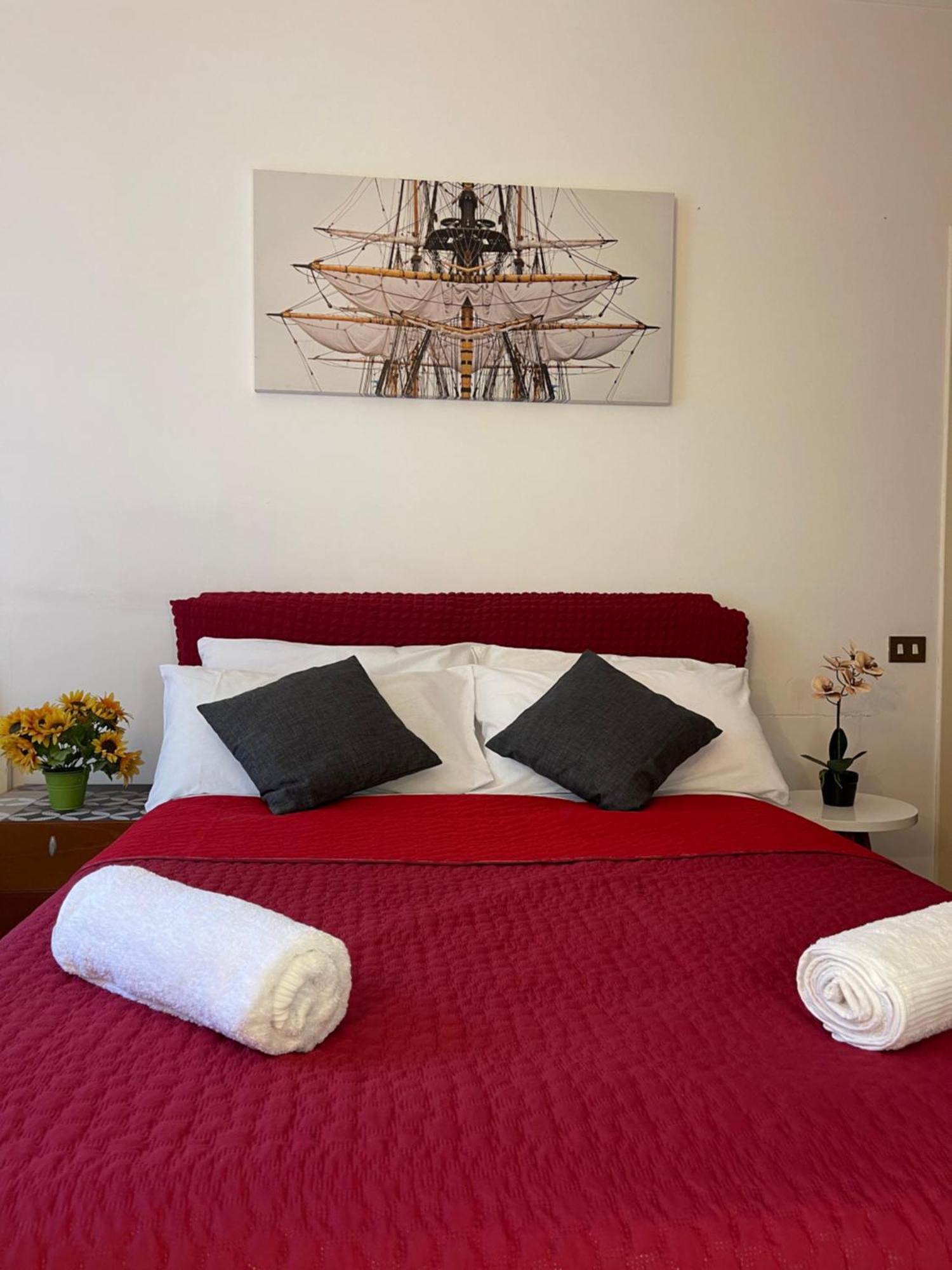 Holiday Colosseum Rome Bed & Breakfast Exterior photo